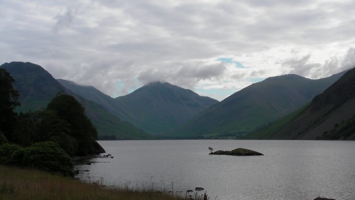 The classic view of Wastwater with Lingmell on the right