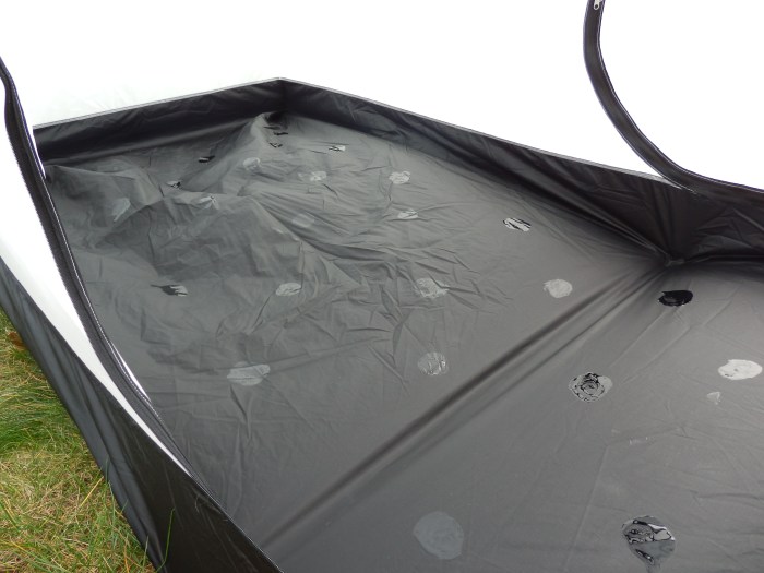 2012-P3100211 Scarp1 Floor grip Putting some grip in my bathtub