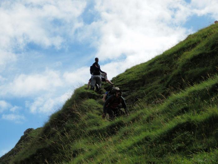 P8251354-ParkhouseHill The tricky descent begins