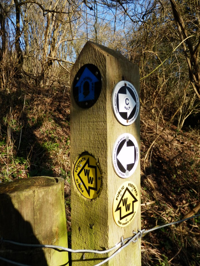 "WW" - Wealdway waymark